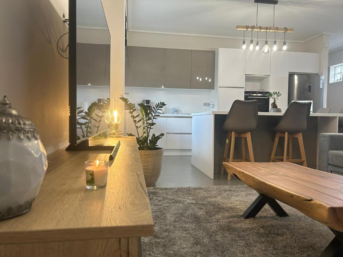 New Minimal Apartment,10' From Athens Airport Spáta Exteriér fotografie