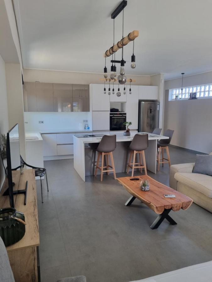 New Minimal Apartment,10' From Athens Airport Spáta Exteriér fotografie
